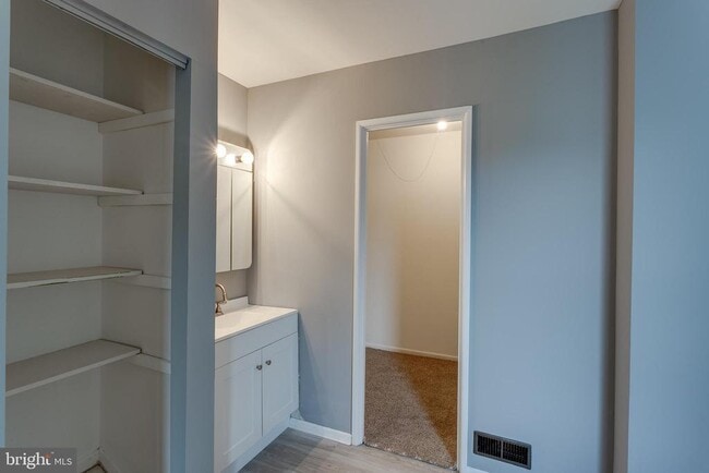 Building Photo - 128 Briar Ct