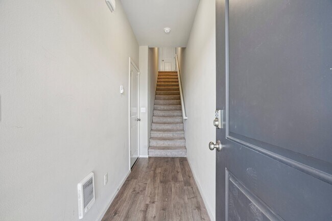 Building Photo - 15708 NW Blueblossom St