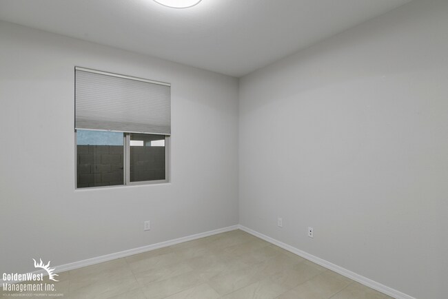 Building Photo - Modern 3Bdm 2Ba Litchfield Park Home with Stylish Upgrades!