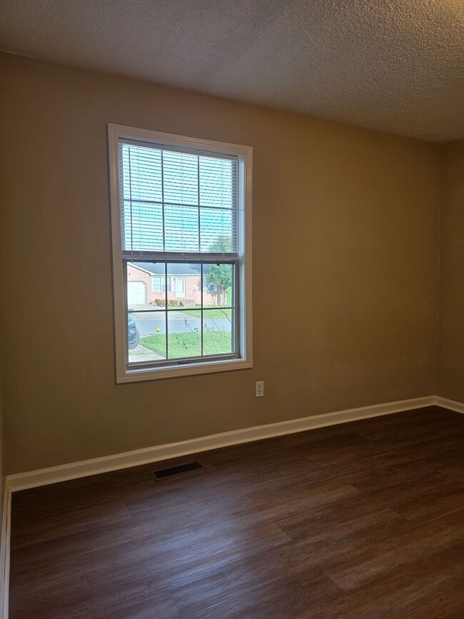 Building Photo - 1609 Bourland Ln