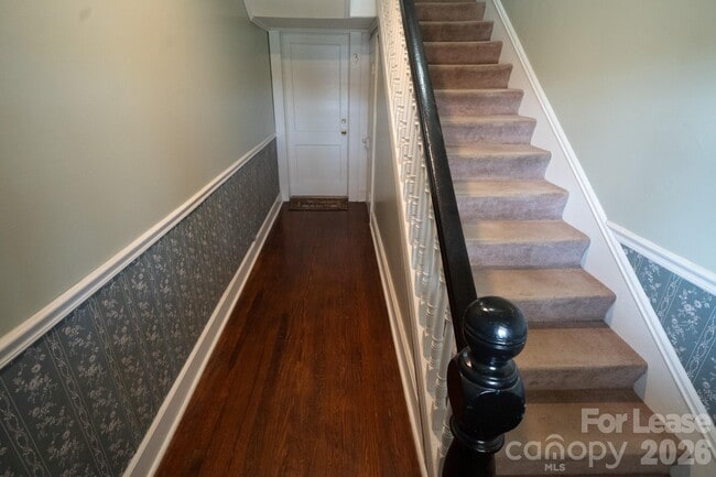 Building Photo - 405 N Main St