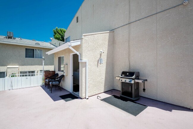 Building Photo - 4558 Willis Ave