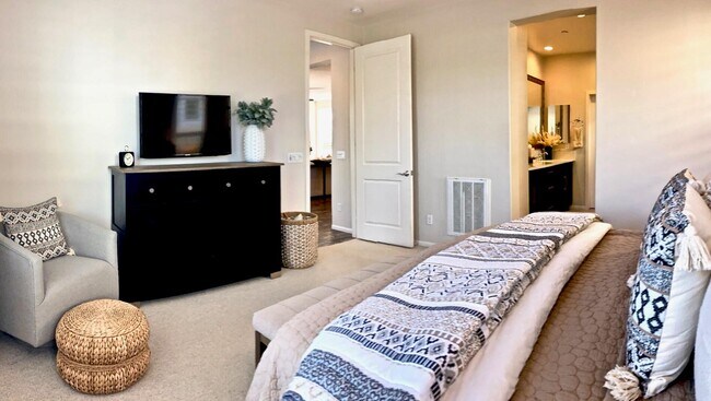 Building Photo - 51234 Longmeadow St