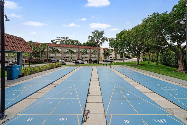 Building Photo - 361 S Hollybrook Dr