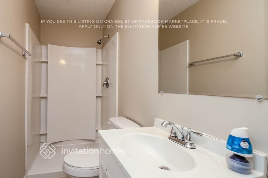 Building Photo - 2751 Flagstone Dr SE