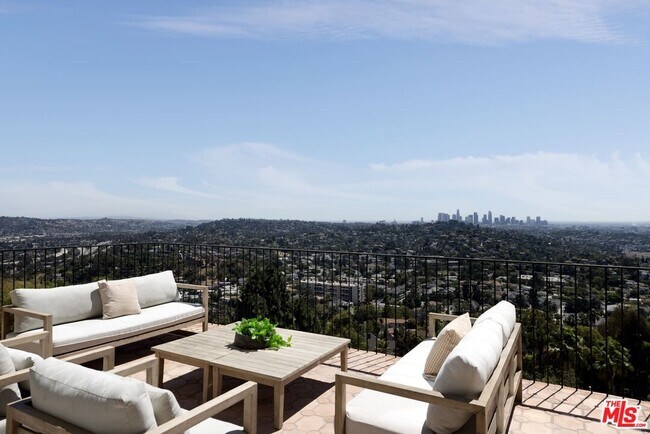 Building Photo - 4048 Farmouth Dr