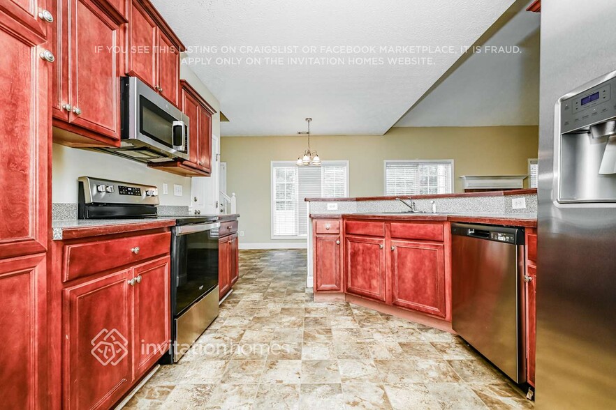 Building Photo - 220 Hedgewood Dr