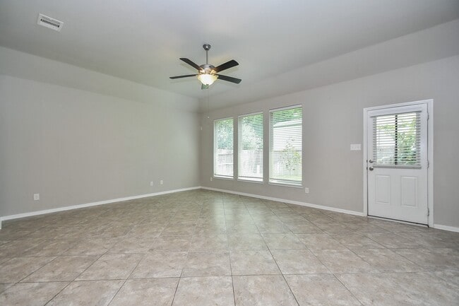 Building Photo - 18522 Hayden Pond Dr