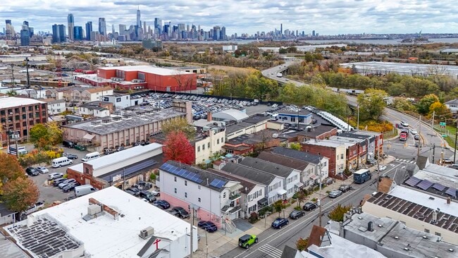 Building Photo - 23 Bayview Ave