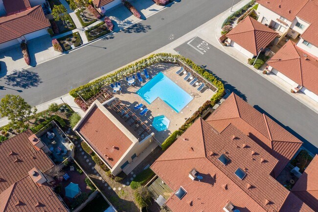 Building Photo - Beautiful Furnished Home in Seaside Villas Near Doheny Beach!