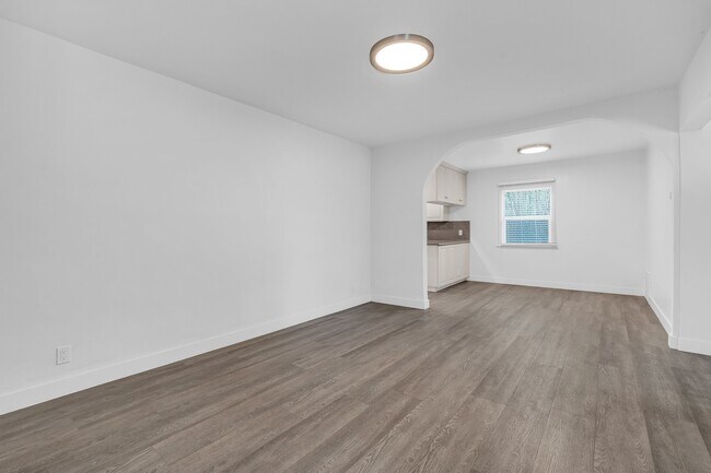 Building Photo - 3052 Burton Ave
