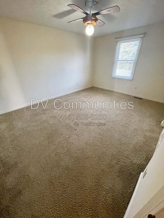 Building Photo - 32467 S Roundhead Dr
