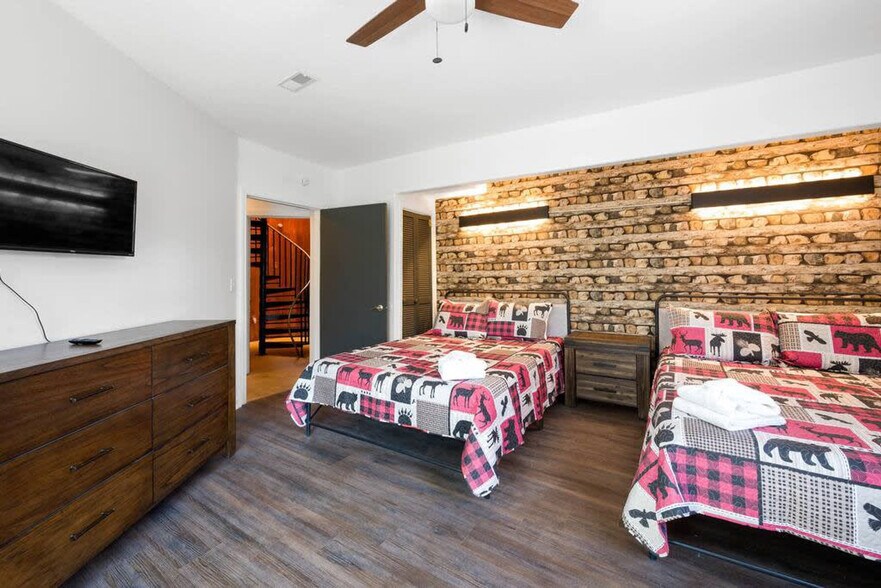 Building Photo - 578 Mountain Dr