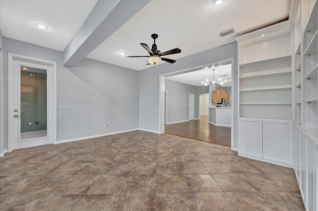 Building Photo - Beautiful 4 bed/ 3.5 bath Rental ~ Coming September