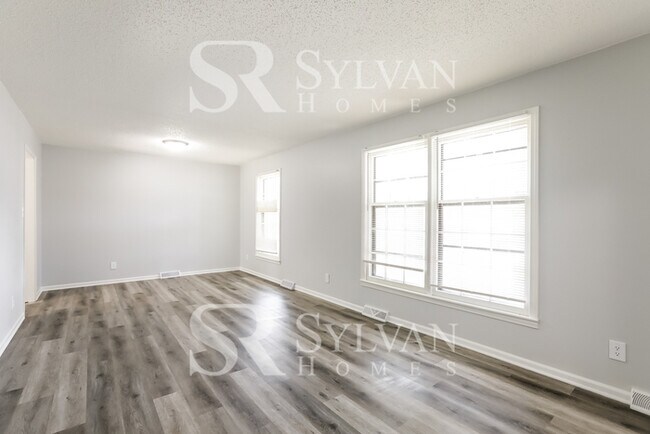 Building Photo - Carve Out a Great Life Here!