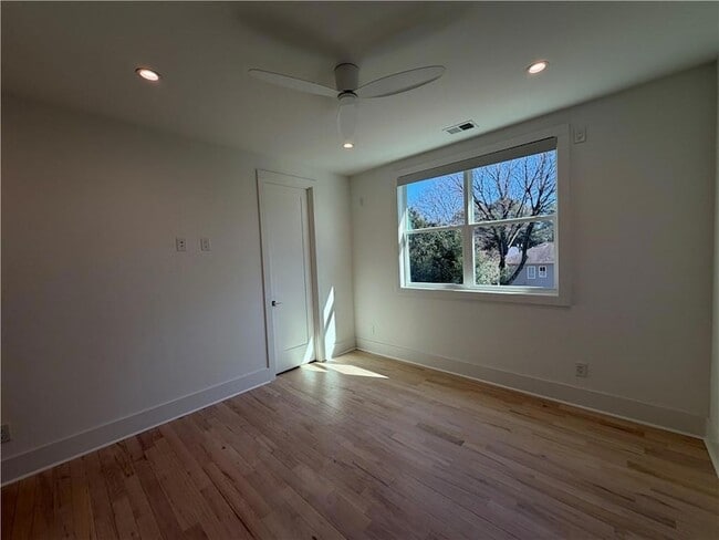 Building Photo - 2385 Nesbitt Dr NE