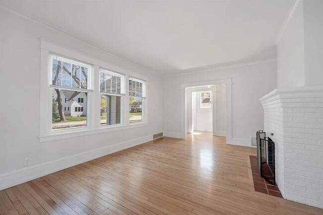 Building Photo - Charming Cape Cod Single Family