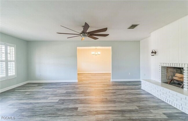 Building Photo - 4330 S Canal Cir