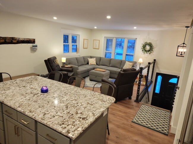 Main floor living room - 2836 Sleepy Hollow Rd