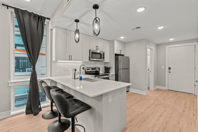 Building Photo - 916 N Delaware Ave