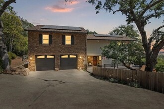 Building Photo - Luxury 5 Bedroom Home with Panoramic Views...