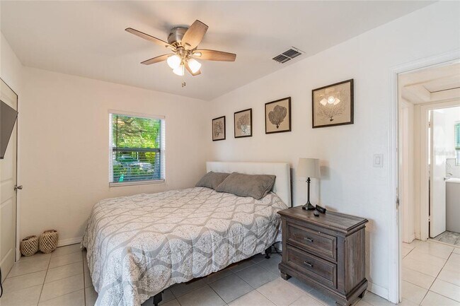 Building Photo - 607 Betmor Ln