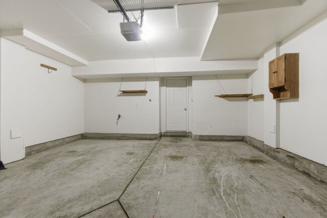 Building Photo - Lovely 3 BR/2.5 BA Townhome in Camp Springs!