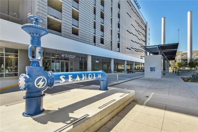 Building Photo - 222 West Ave