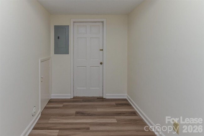 Building Photo - 2630 Fernbank Dr