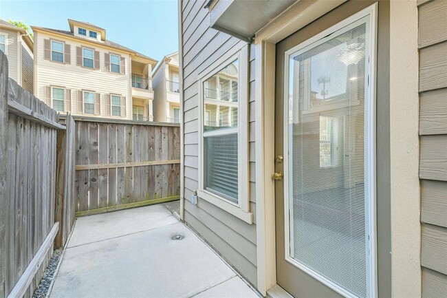 Building Photo - 1752 Monarch Ridge Dr