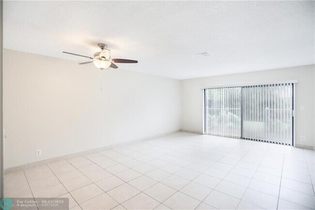 Building Photo - 4161 NW 114th Ave