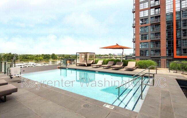 Building Photo - 45 Sutton Square SW