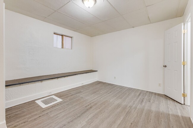 Building Photo - 705 Brownsville Rd