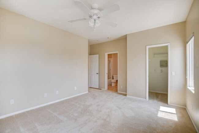 Building Photo - 1939 Felspar St