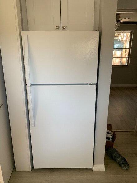 Building Photo - 1116 17th St W