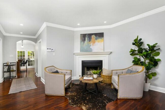 Building Photo - 5 bedroom in Chicago IL 60614