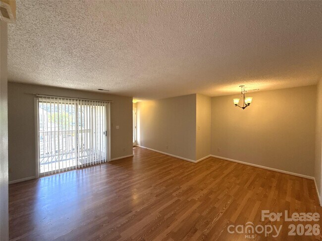 Building Photo - 1001 Churchill Downs Ct