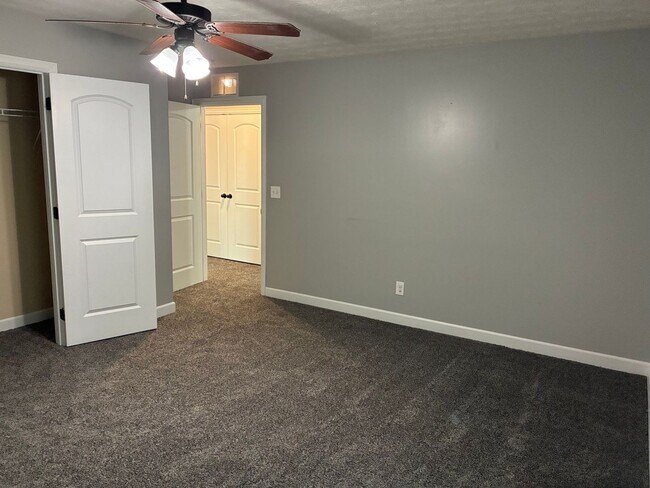 Building Photo - 103 Ashmore Ct