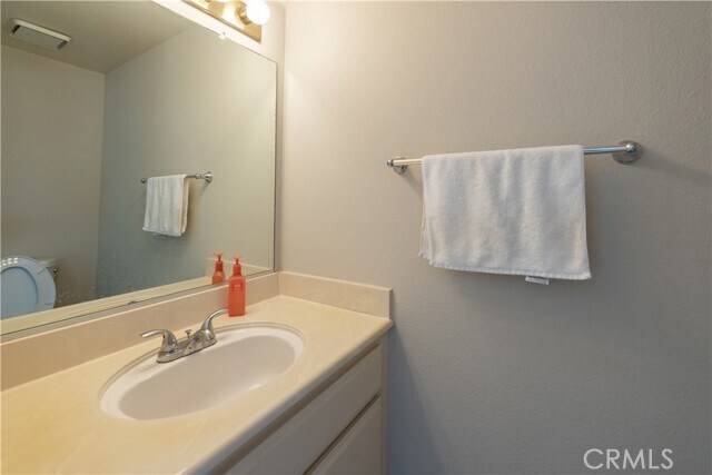 Building Photo - 656 Springbrook N