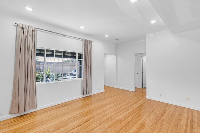 Building Photo - 3620 Tuller Ave