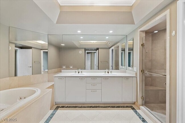 Building Photo - 2877 Paradise Rd