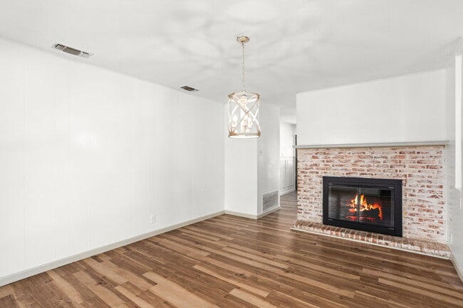 Building Photo - 5259 Prince Valiant Dr