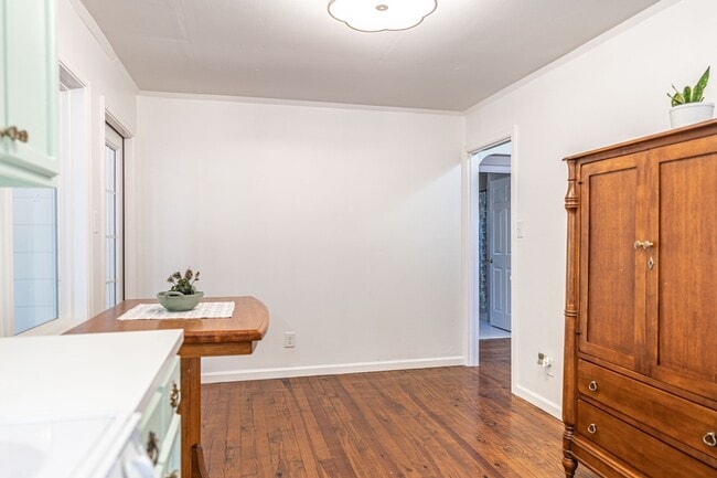 Building Photo - 435 W Baltimore Ave