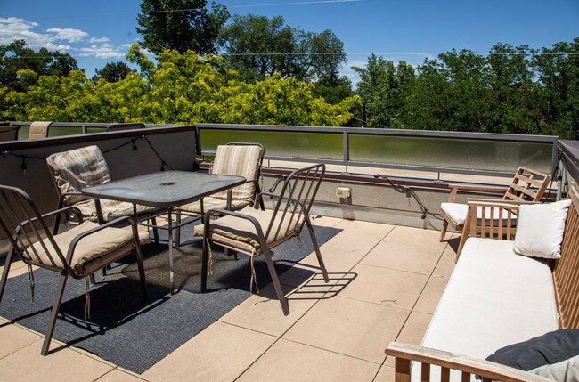 Building Photo - 4400 W 46th Ave