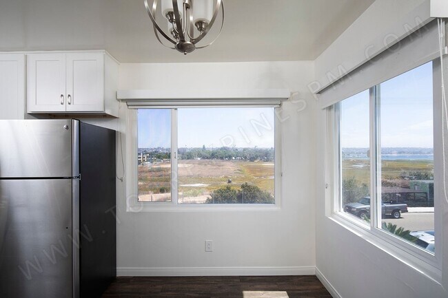 Building Photo - *OPEN HOUSE: 8/30 11:30AM-12:30PM* 2 Bed/1...