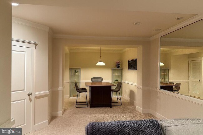 Building Photo - 42586 Ash Tree Dr