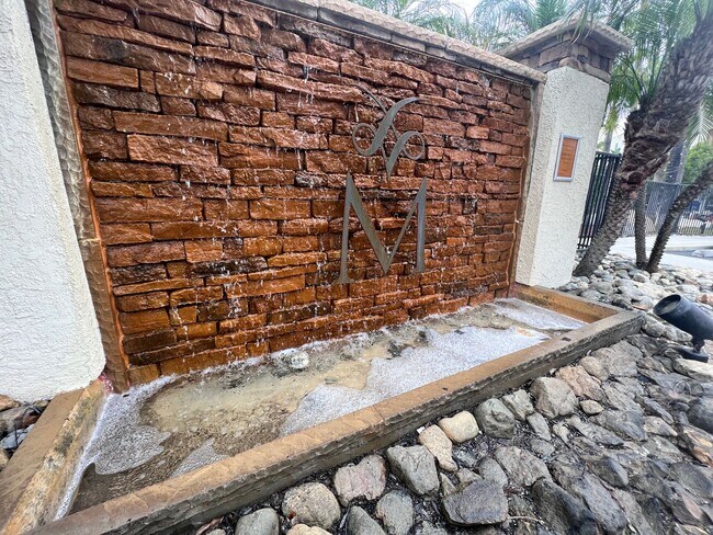 Building Photo - Warner Center 1 Bedroom Condo for Rent in Woodland Hills!