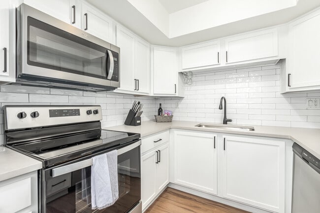 Building Photo - 8260 E Arabian Trail