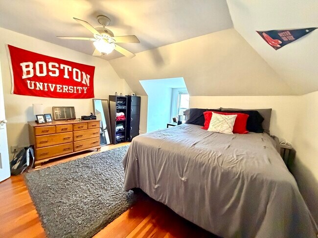 Building Photo - 18 Winslow Rd