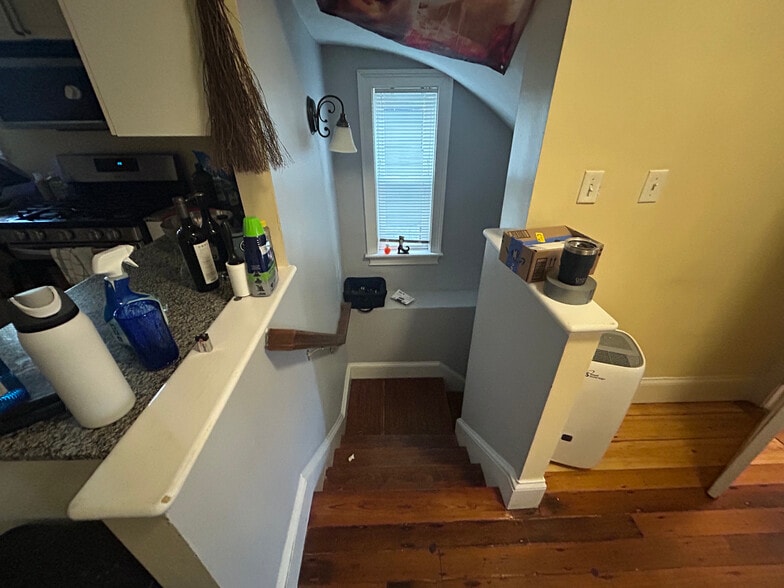 Building Photo - 719 Parker St